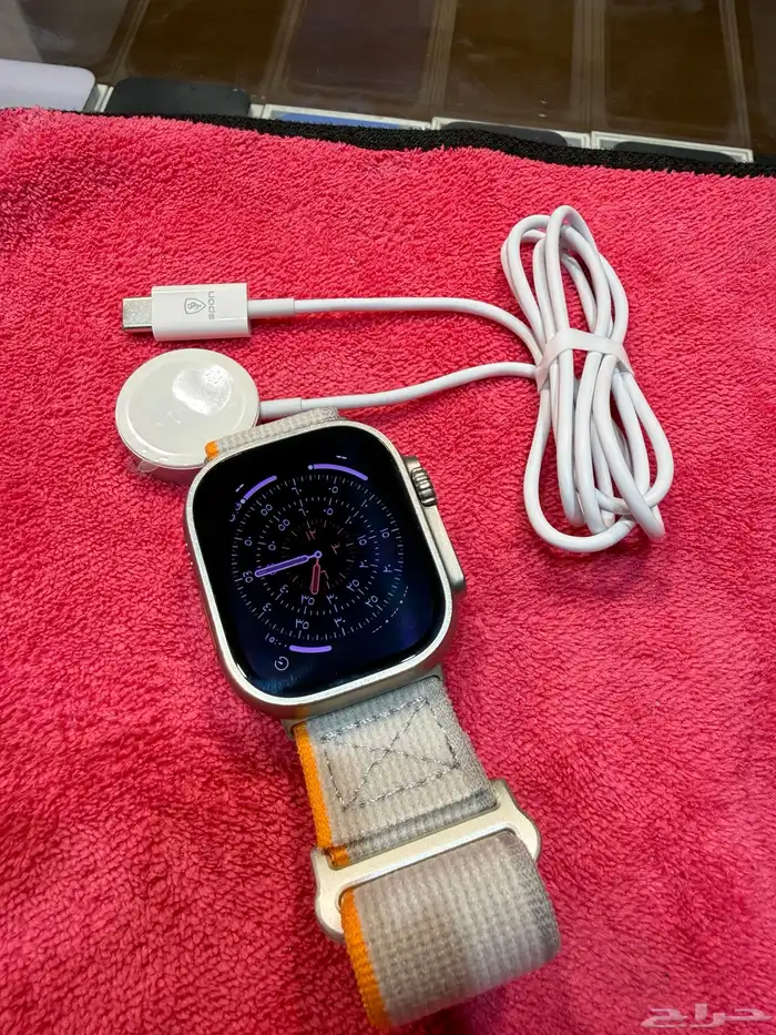 ساعة أبل الترا 1 مع سلك الشاحن نضيفة وعليها ضمان 7