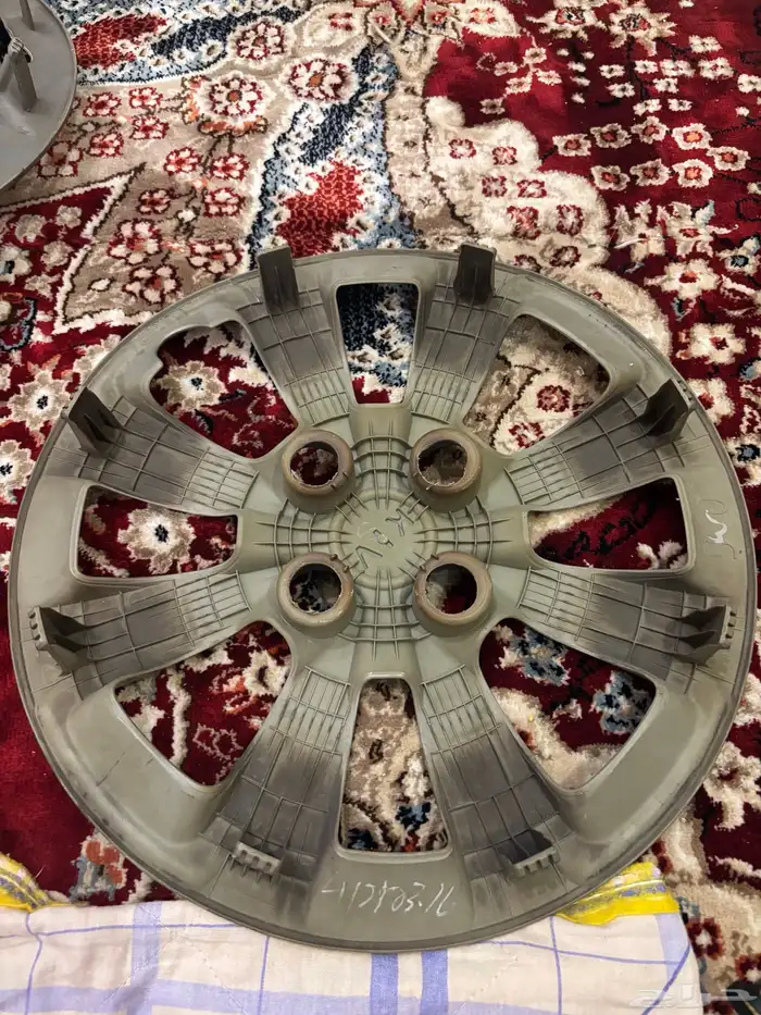 طيس سيارة كيا و شبك لاندكروزر و أسياخ لفتح أبواب السيارات 1