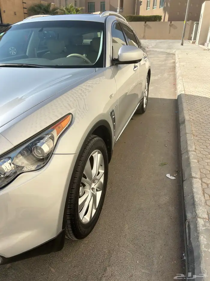 إنفينيتي QX70 2020 6
