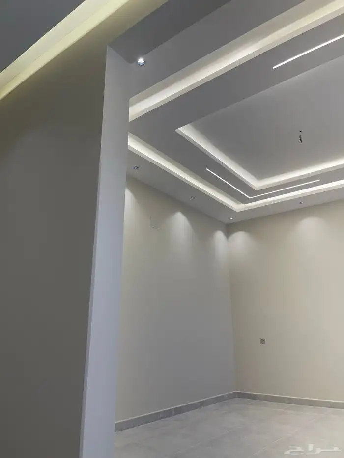للبيع دور علوي 18