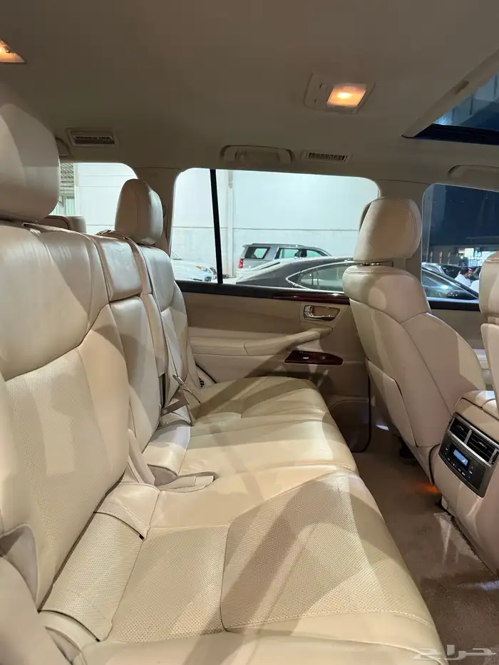 جيب لكزس 2015 LX570. 19