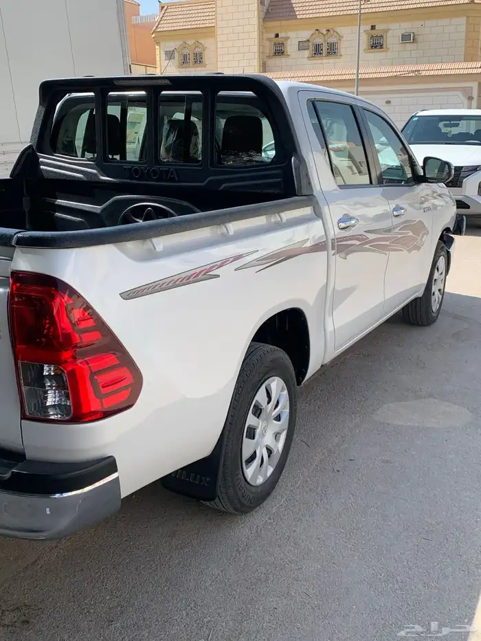 هايلكس2023 مصدوم GLX2 4