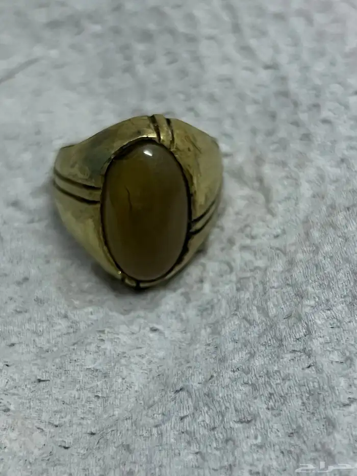 من النوادر خاتم نجراني نحاس يتوسطه حجر عقيق طبيعي 0