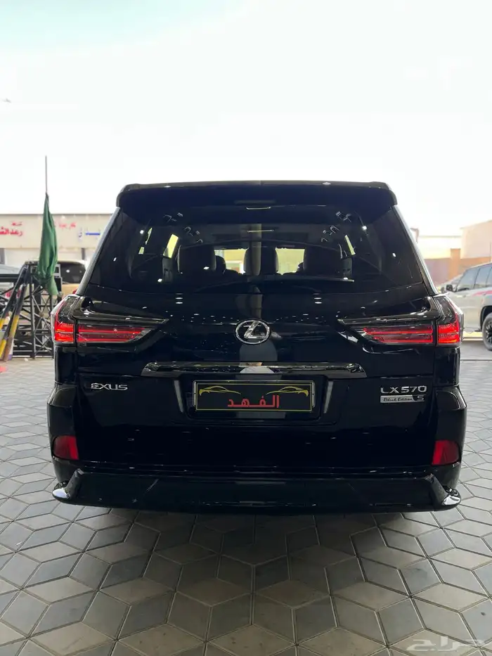 لكزس - LX570 - 2021 - بلاك اديشن - فل كامل 11