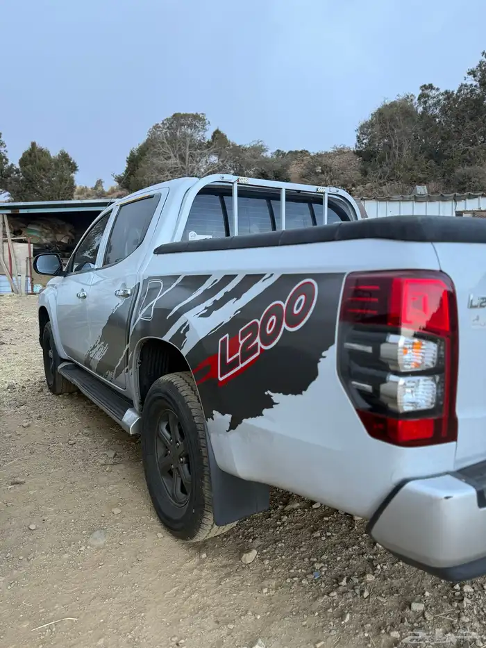 ميتسوبشي L200 1