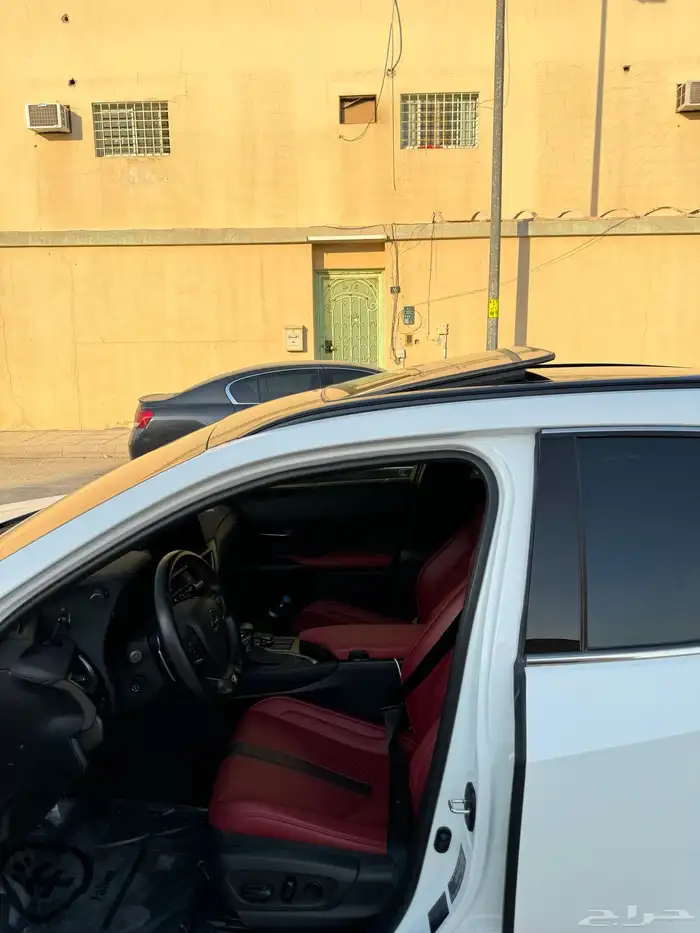 لكزس UX200 2023 7