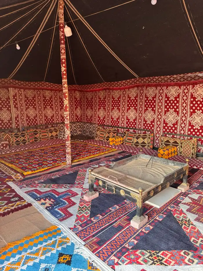 مخيم للبيع 5