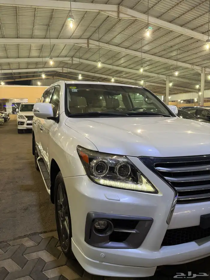 جيب لكزس 2015 LX570. 24