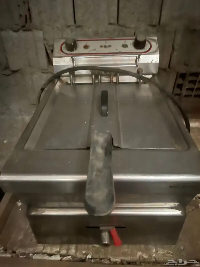 مكينة برست   بطاطس   عجانه   مدخنه   مغاسل   ثلاجة عرض 25