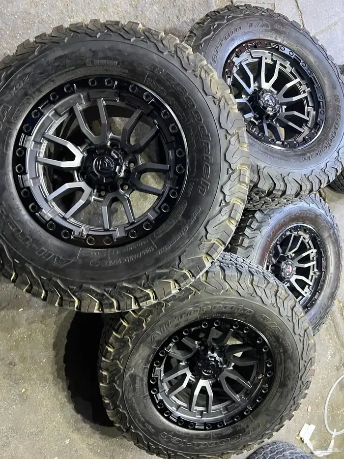 كفرات بي إف جودرتش نص حجري 17 مع جنوط فيوال 16