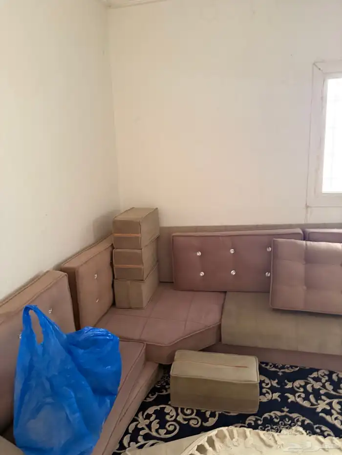 جلسه ارضيه و سرير نوم ب اقل الأسعار لكن رجاء عدم البخص 4