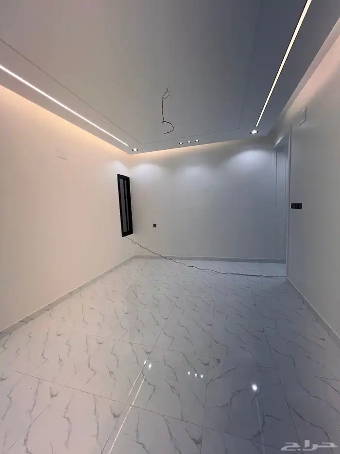 للبيع ارواف علويه وادوار ارضية ببيكه سياره خميس مشيط 32