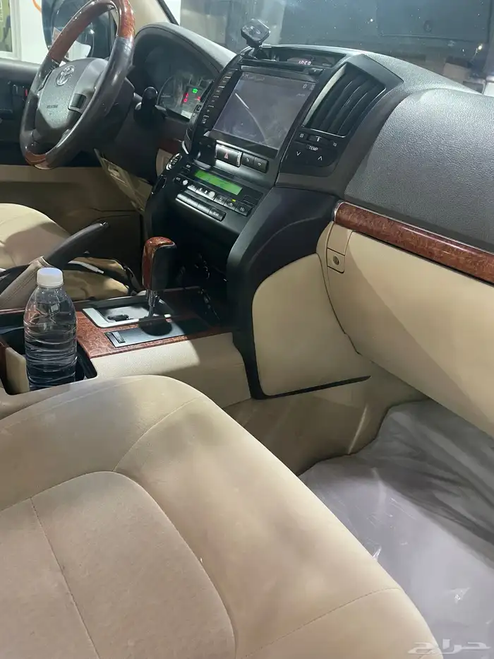 لاندكروزر 9