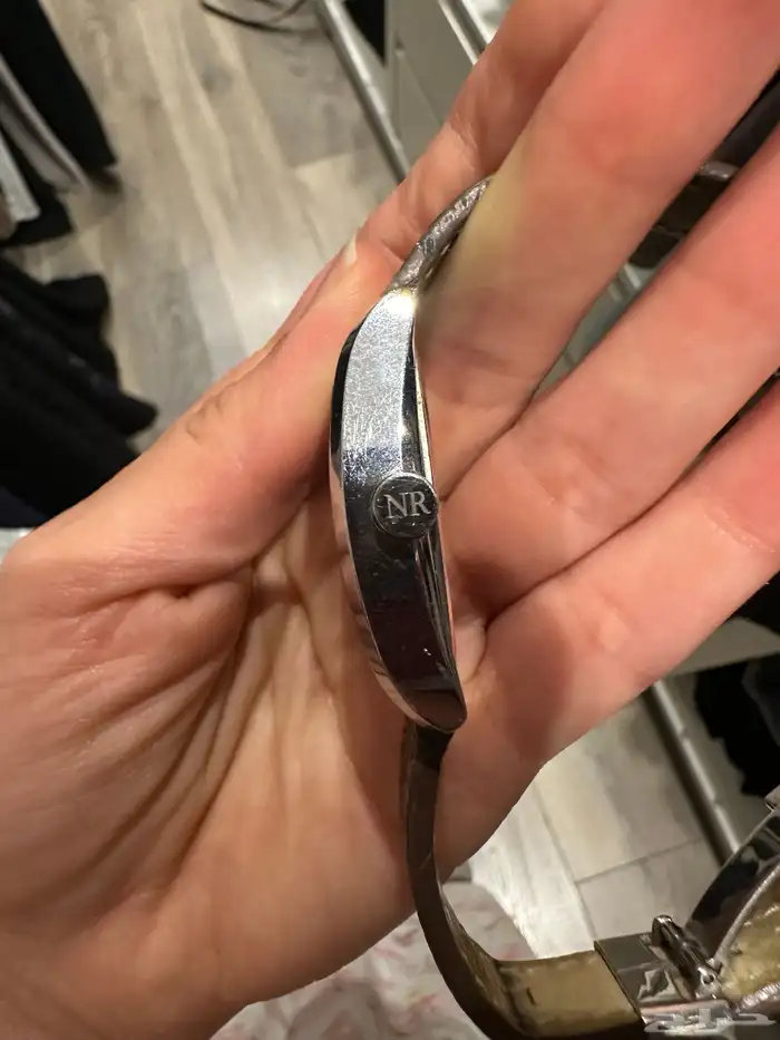 ساعة nina ricci مستعملة 2