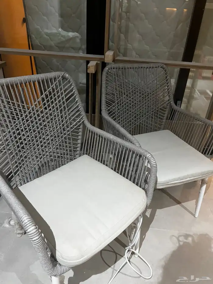 جلسة خارجية مع طاولة الرياض حي العارض 0