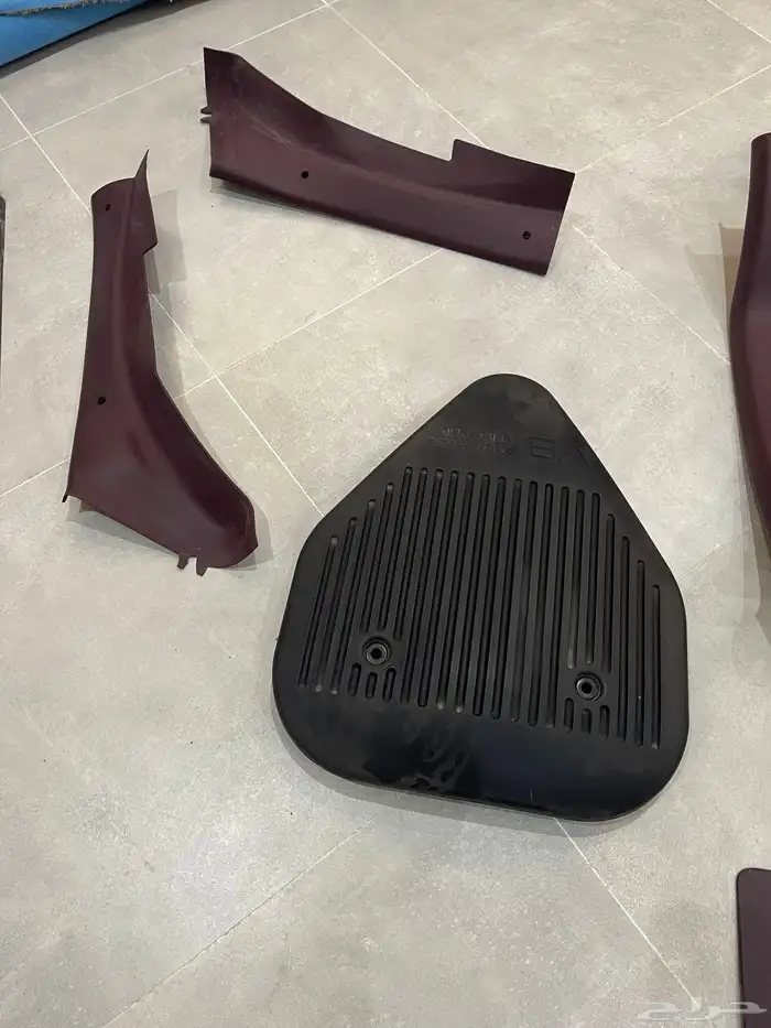 للبيع قطع غيار كابرس 95 9