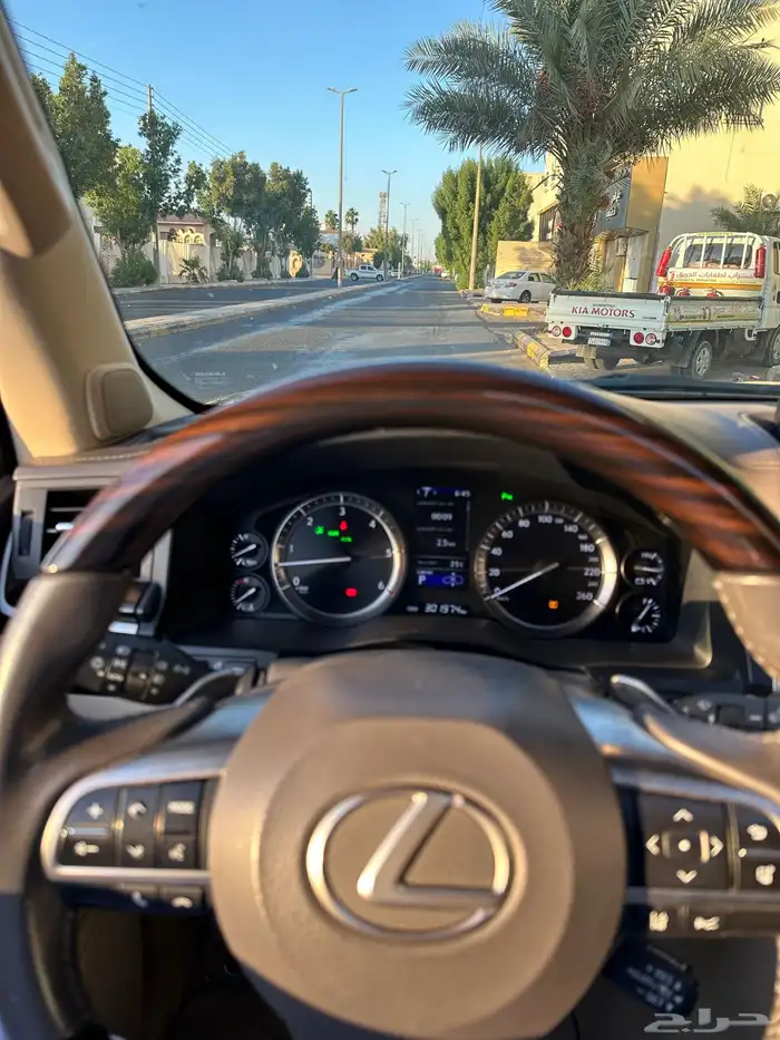 سيارة لكزس للبيع بسكاكا 9