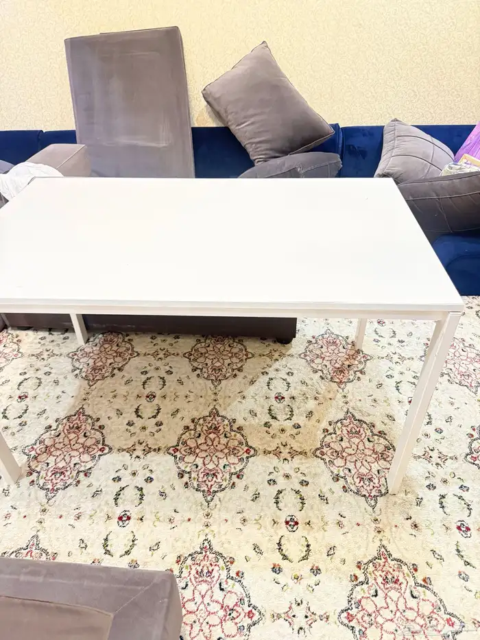 طاولة طعام ايكيا 4 كراسي نظيفه للبيع 2