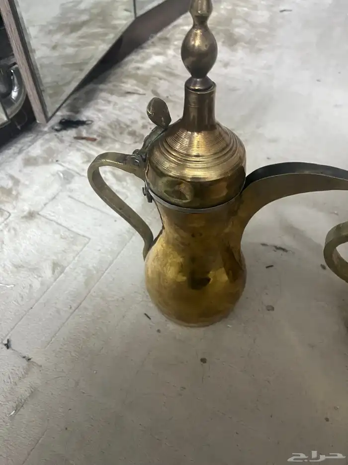 3 دلات نحاس مختوممة 3