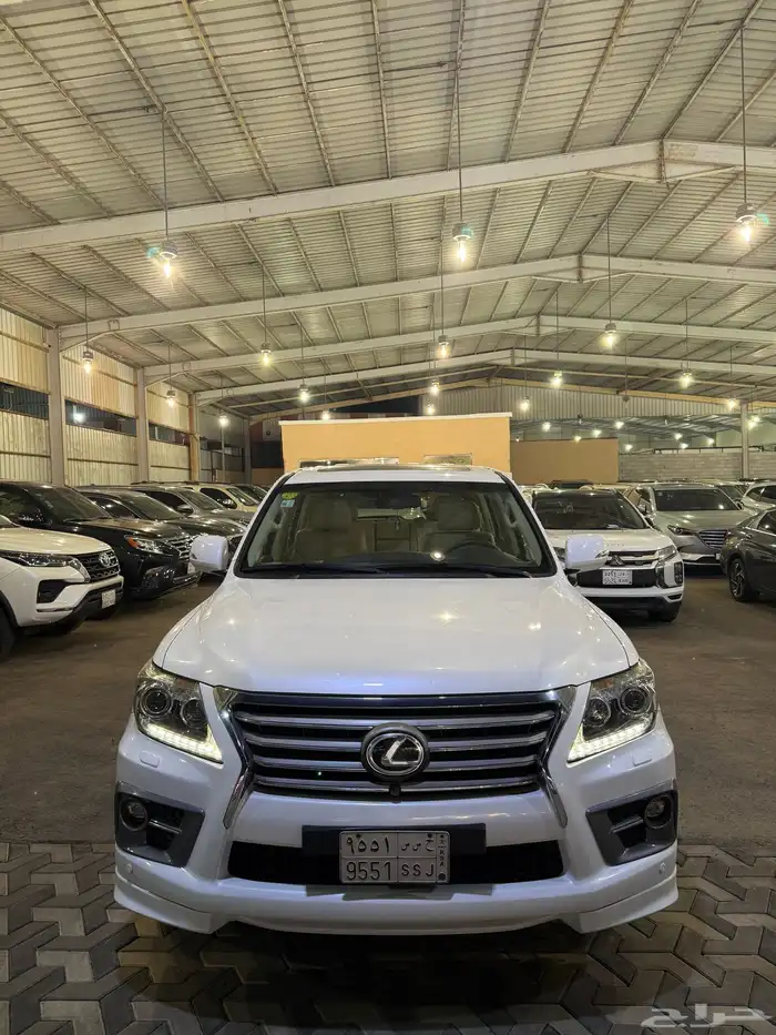 جيب لكزس 2015 LX570. 23