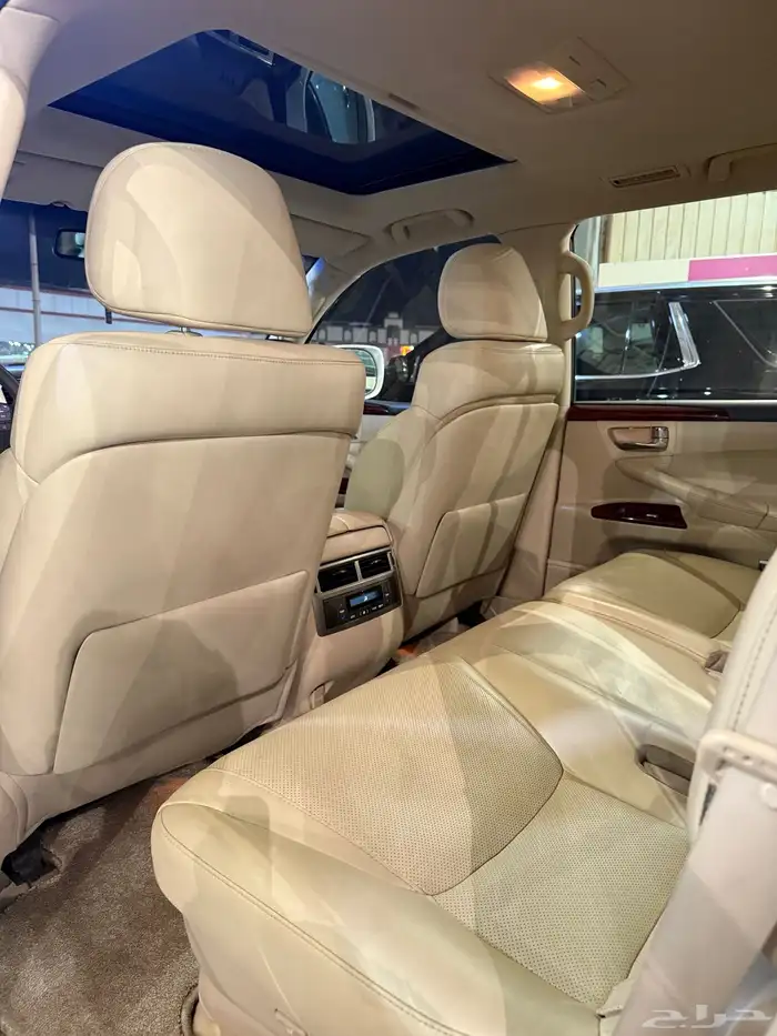 جيب لكزس 2015 LX570. 9