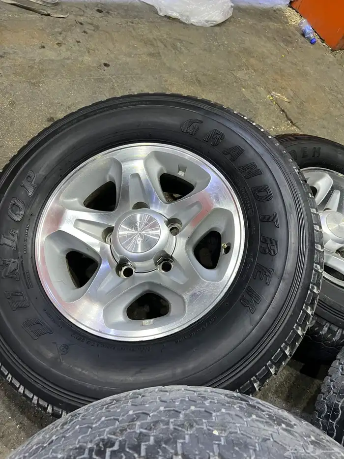 جنوط رفرف اصلي مع دلوب  وكاله مقاس 265.70.16 4