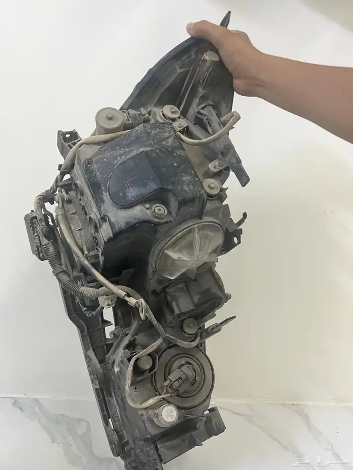 نور لكزس GS 2008 1