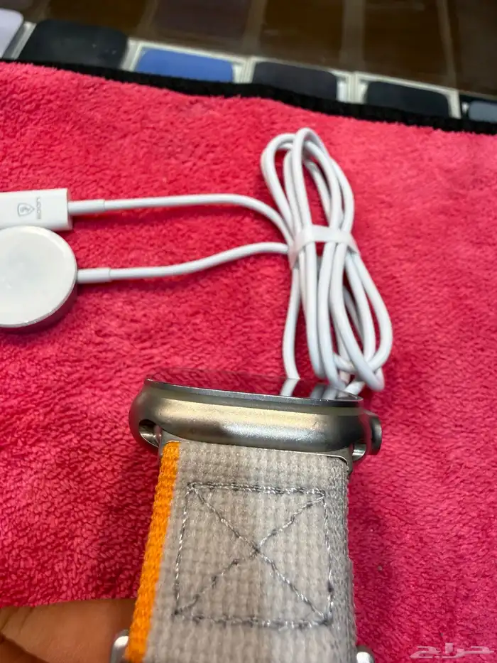 ساعة أبل الترا 1 مع سلك الشاحن نضيفة وعليها ضمان 2