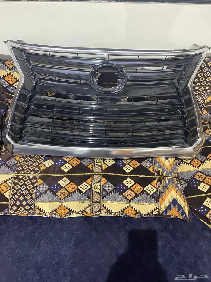 شبك جيب لكزس LX570 اصلي وكاله 16