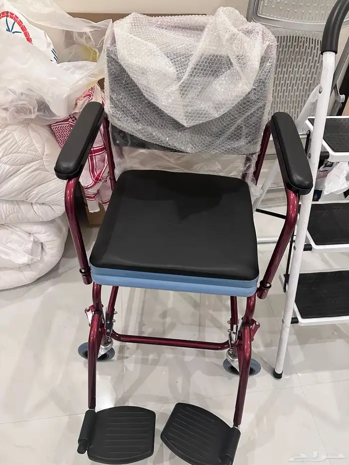 كرسي متحرك 2 في 1 مع الحمام 0