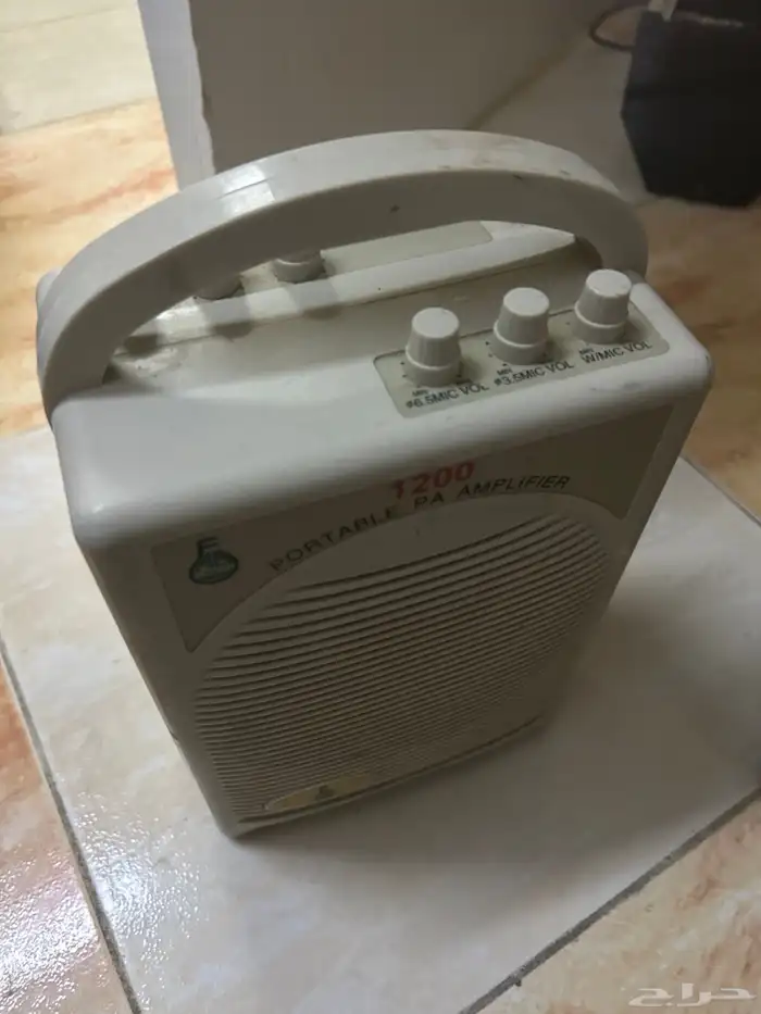 سماعات ومكسرات وبرجكتر وشاشة عرض بروجكتر 10