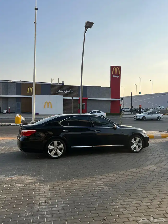 لكزس L460 اسود 0
