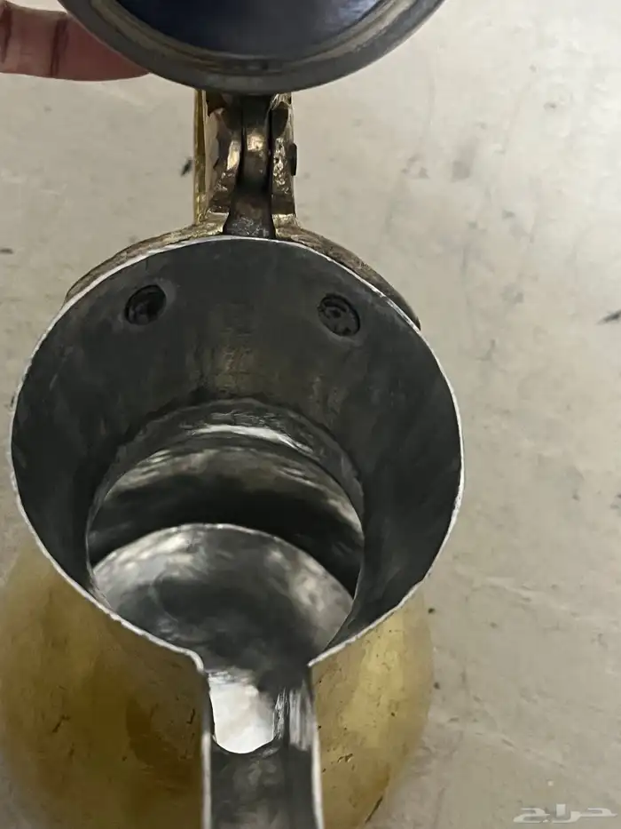 3 دلات نحاس مختوممة 8