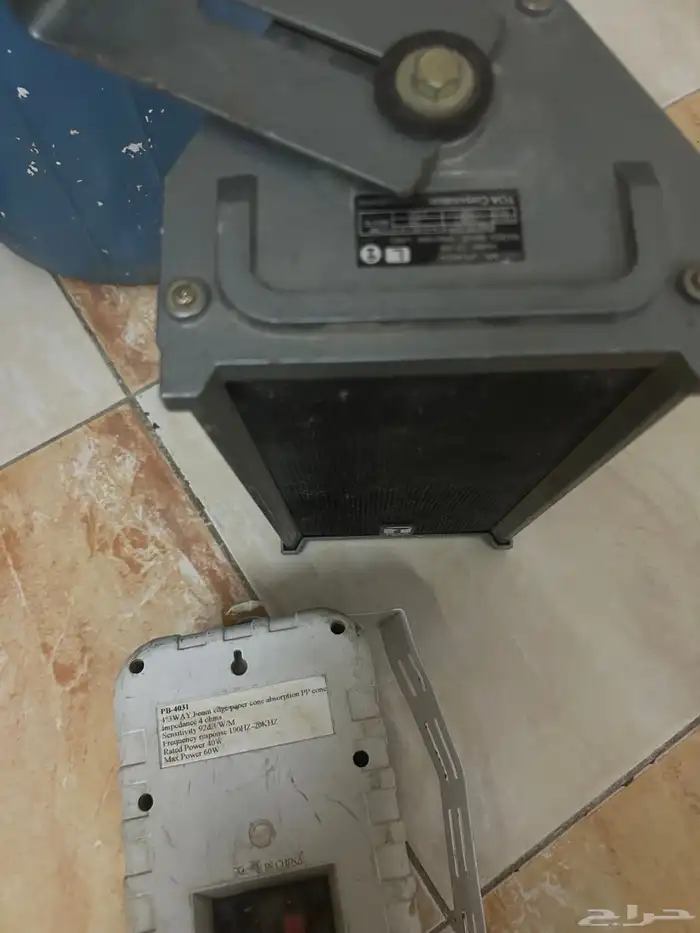 سماعات ومكسرات وبرجكتر وشاشة عرض بروجكتر 9