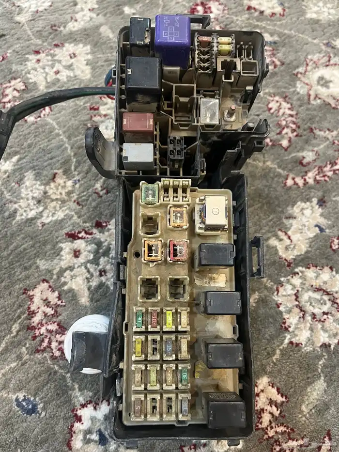 علبة فيوز كامري 0