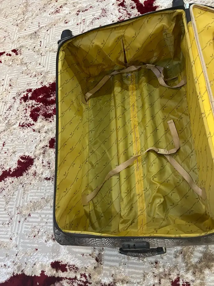 شنطة للبيع 0