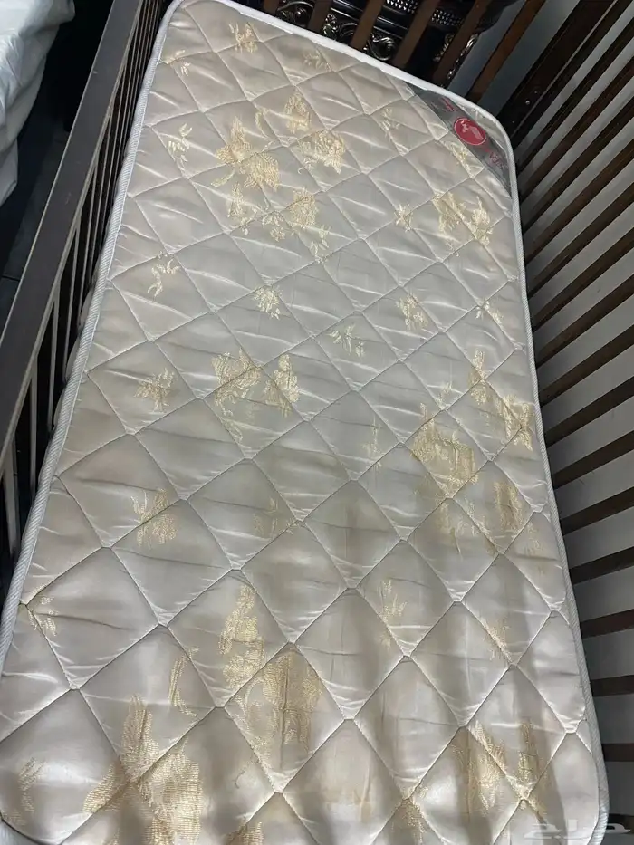 سرير من سنتربوينت مع مرتبة ولحاف 2