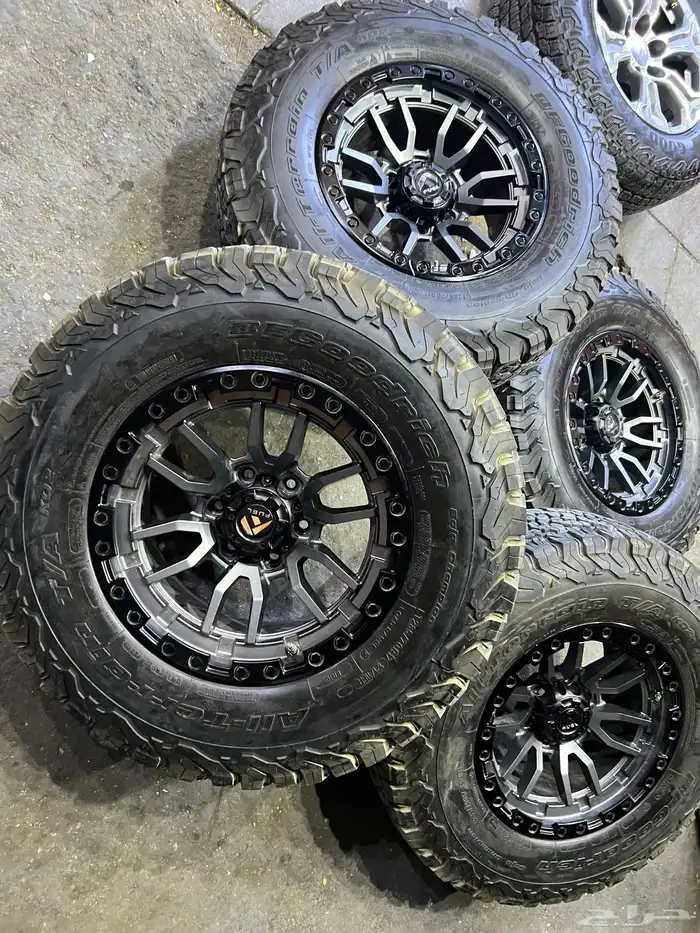 كفرات بي إف جودرتش نص حجري 17 مع جنوط فيوال 0