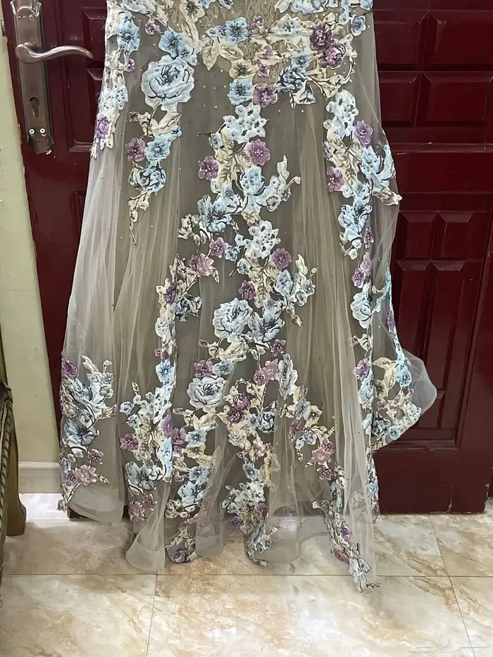 فستان للبيع لبسه وحده الفستان مشتراه ب800و المطلوب فيه500 3