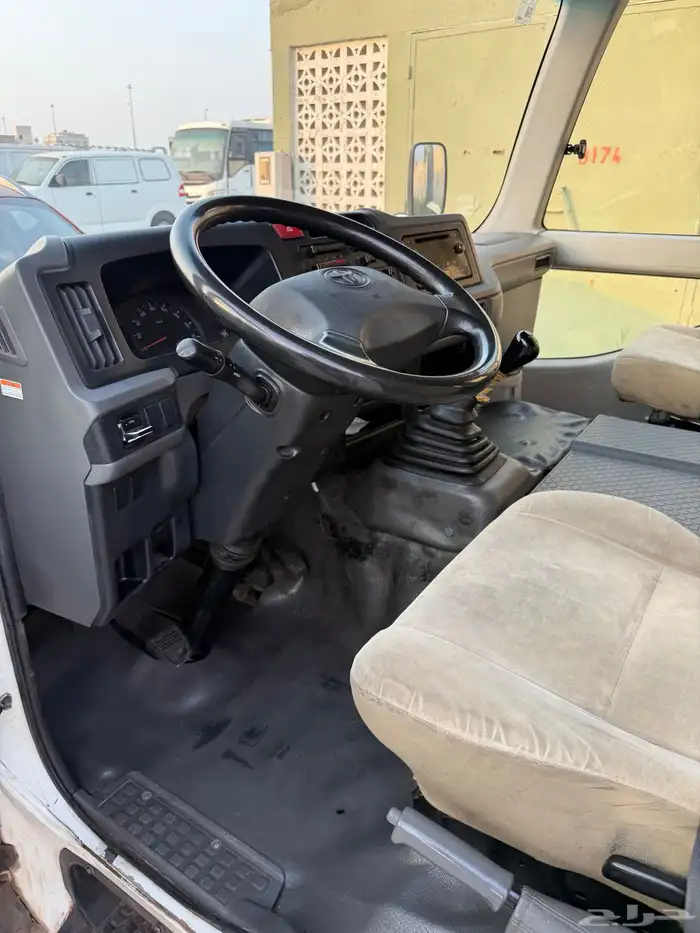 باص كوستر 2019 بنزين - عداد 225 الف كم 2