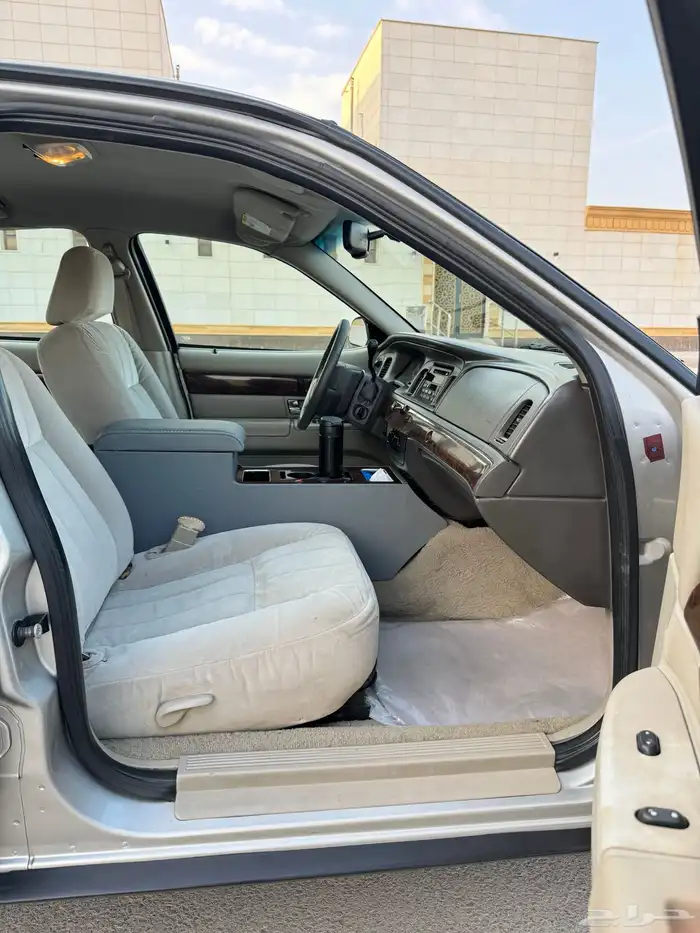 فورد جراند ماركيز 2008 سعودي 17