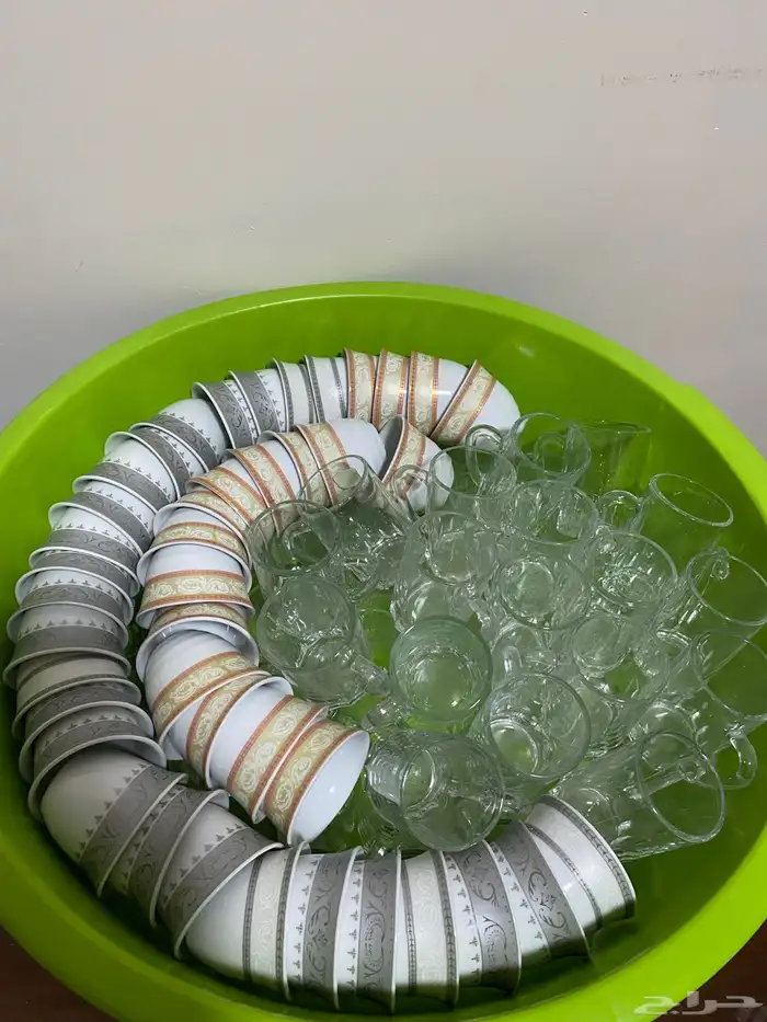 قصاصات ورقيه لهدايا وفناجيل وبيالات فوق 60 حبه 0