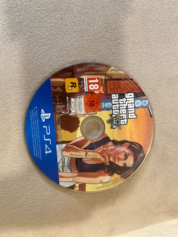 بلاستيشن 4 slim 3