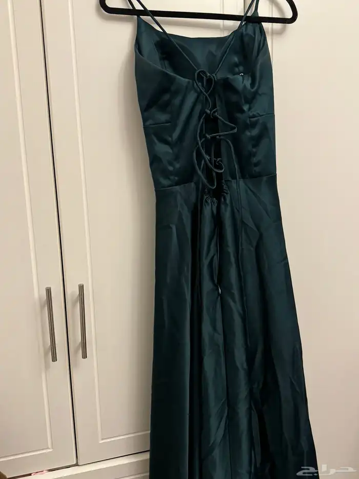 فستان زوجات لون زيتي طويل ربط من الخلف 1