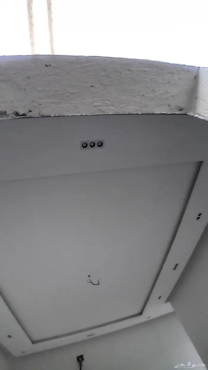 السلام عليكم ورحمة الله انا كهربائي منازل تمديد تأسيس صيانة 2