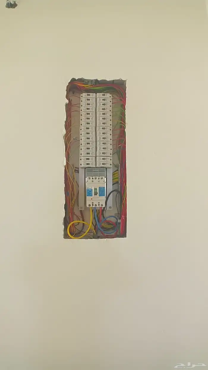 السلام عليكم ورحمة الله انا كهربائي منازل تمديد تأسيس صيانة 4