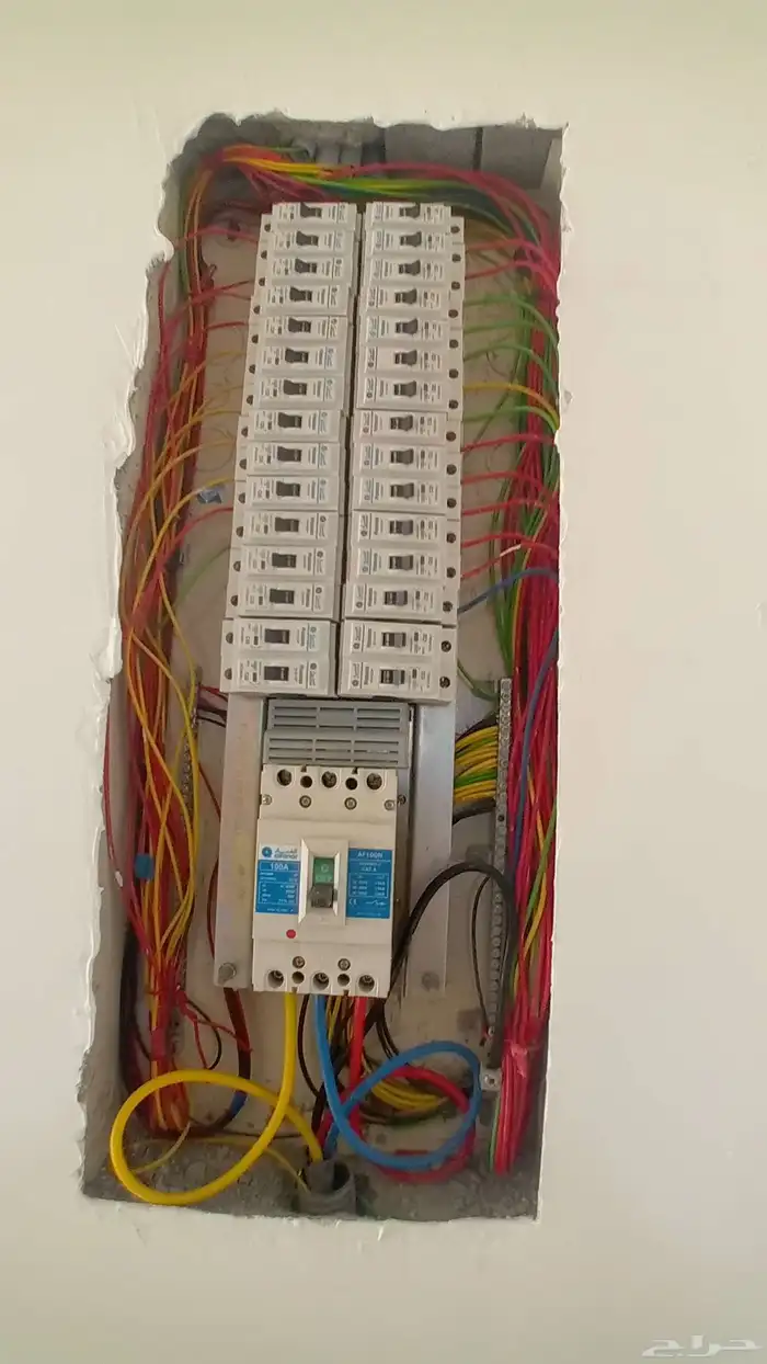 السلام عليكم ورحمة الله انا كهربائي منازل تمديد تأسيس صيانة 3