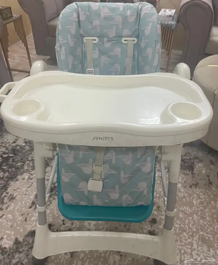 كارسيت اطفال وكرسي طعام شبه جديد 2