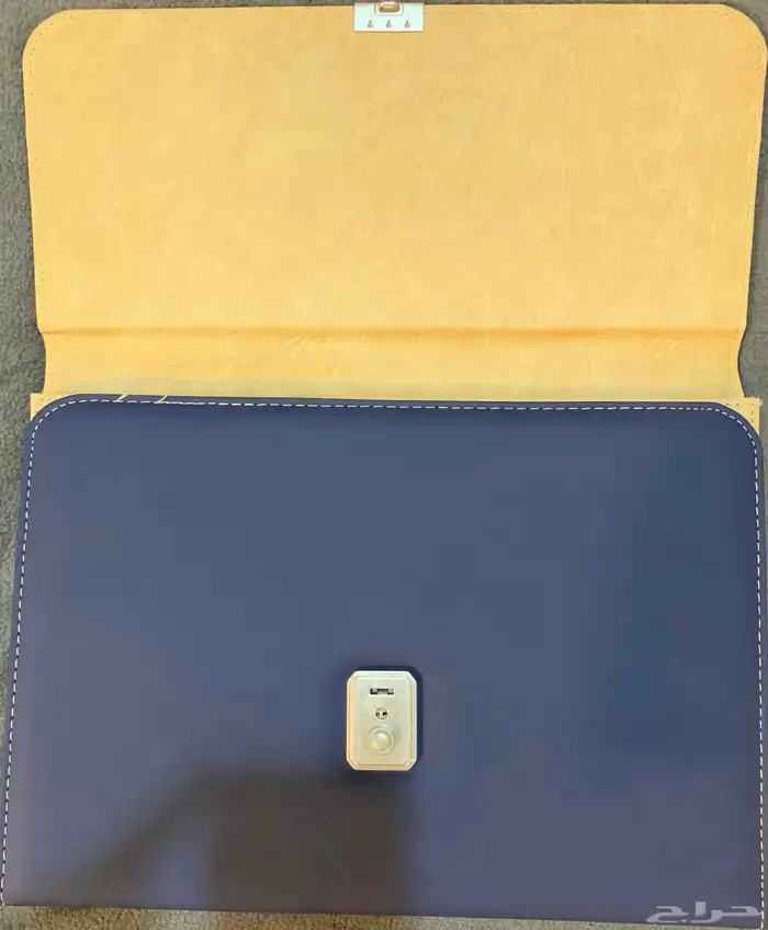 شنطة جديدة لم تستعمل ولها مفتاح تصلح للمعلمين وغيرهما 1