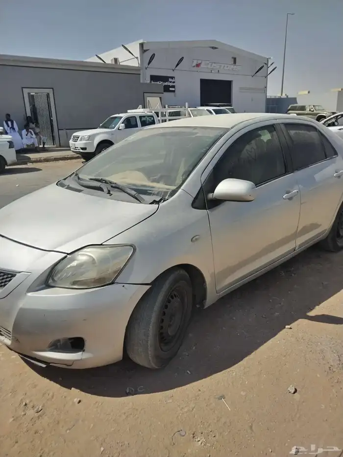 للبيع سيارة يارس موديل 2008 جير عادي نضيف السعر 15الف 2